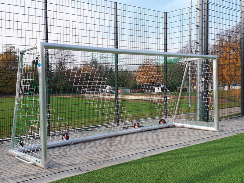 Mobile soccer training goal