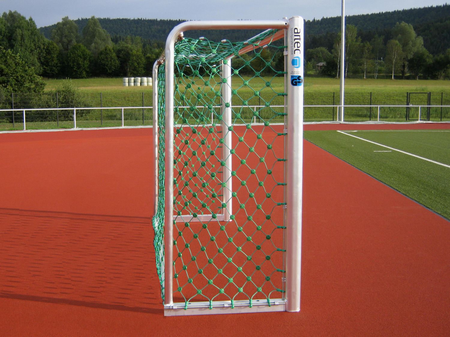 Recreational goal with hercules net