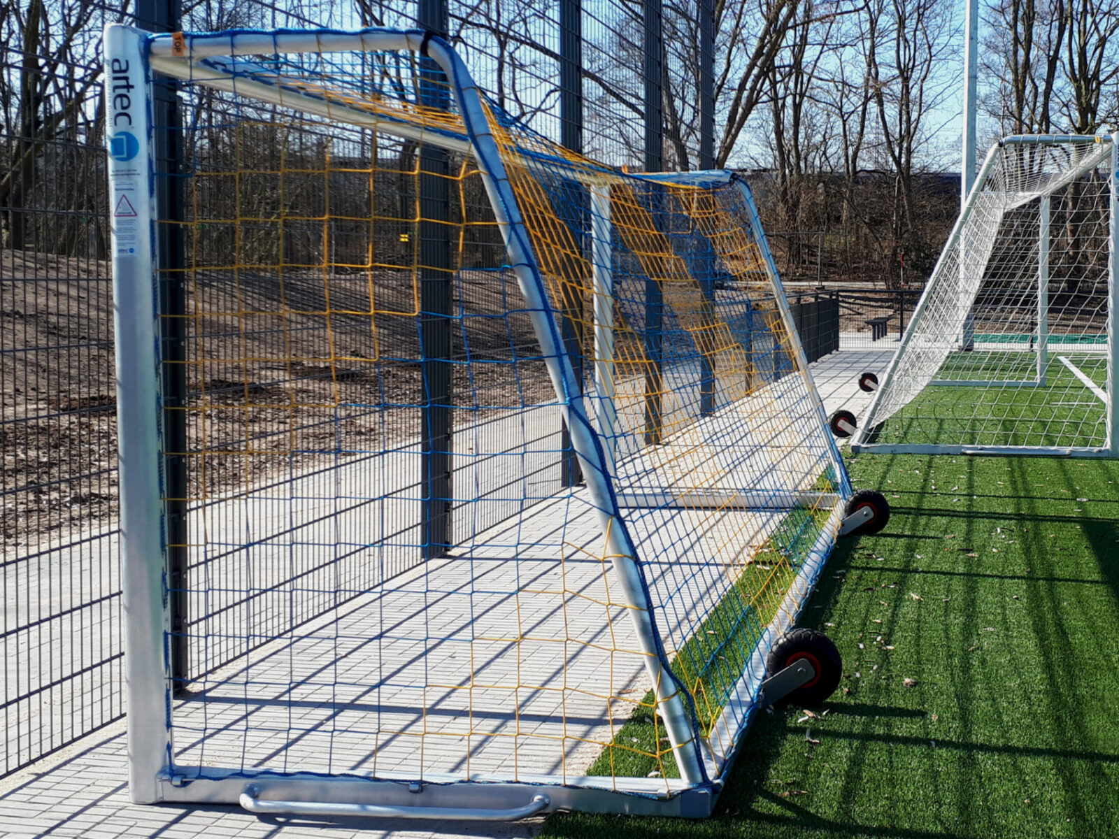 Youth goal with weight in the ground frame -easytec-