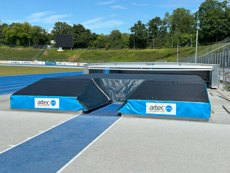 Pole vault landing area SILVER with intermediate base - artec Sportgeräte