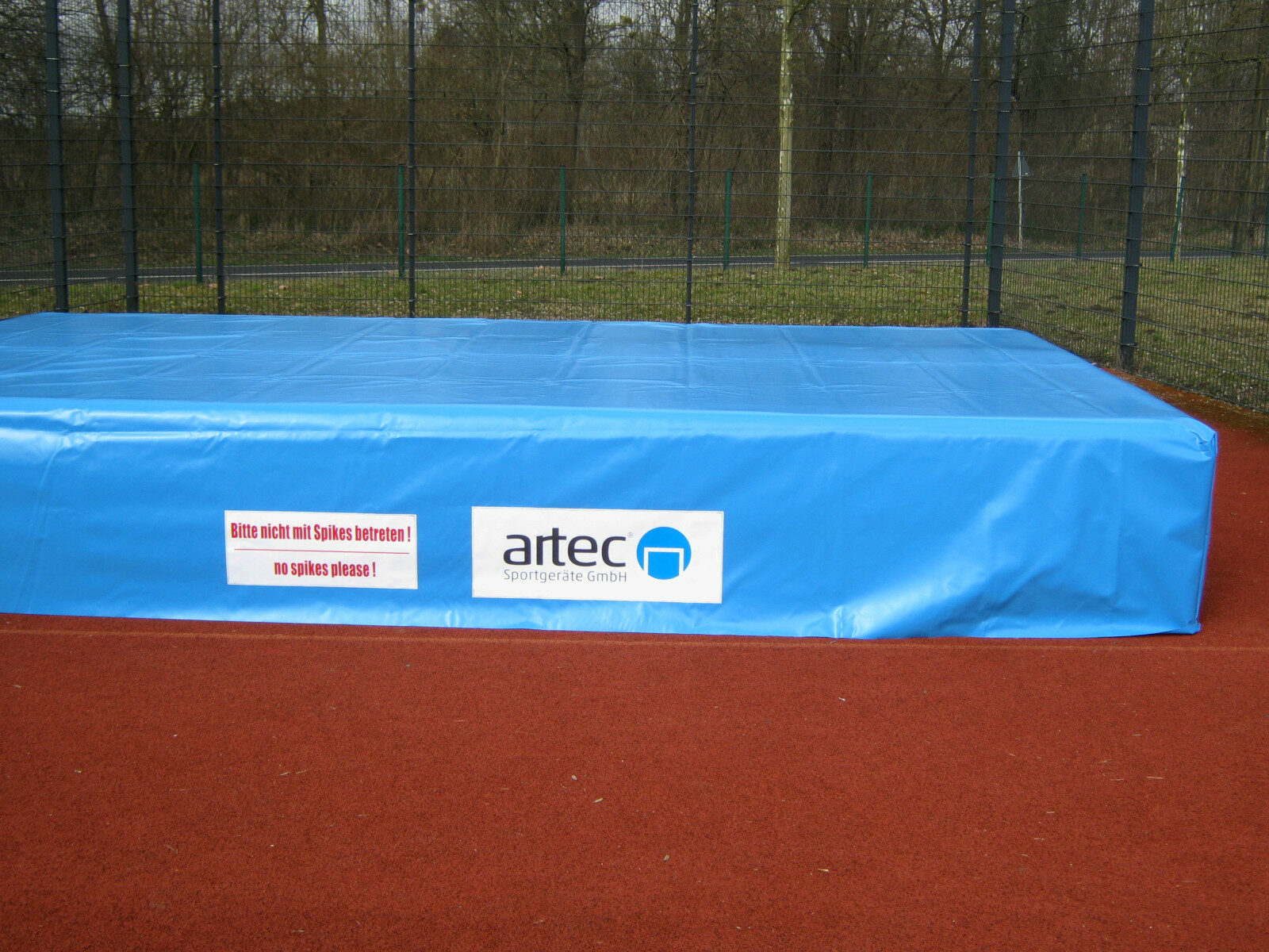 Rain cover for high jump landing area 4 x 3 m