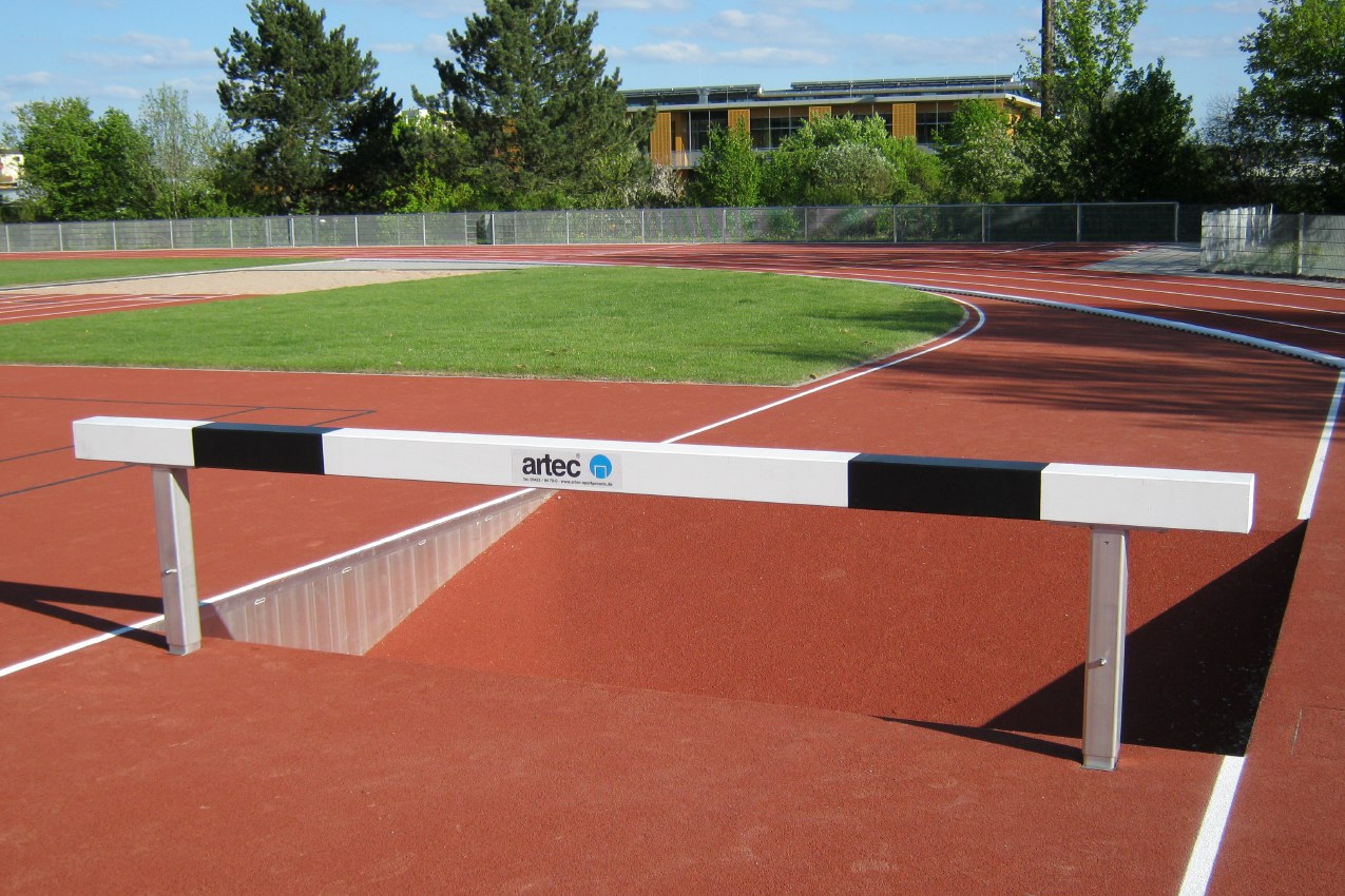 Aluminum moat obstacle in length 3.66 m with World Athletics certificate