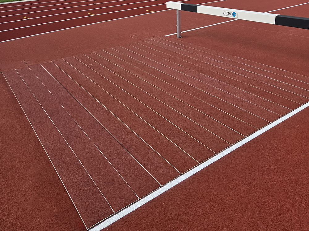 Moat cover with upstand made of aluminum Moat cover with upstand made of aluminum