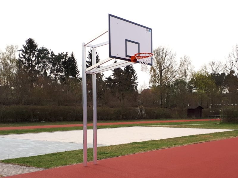 Two mast basketball system made of aluminum