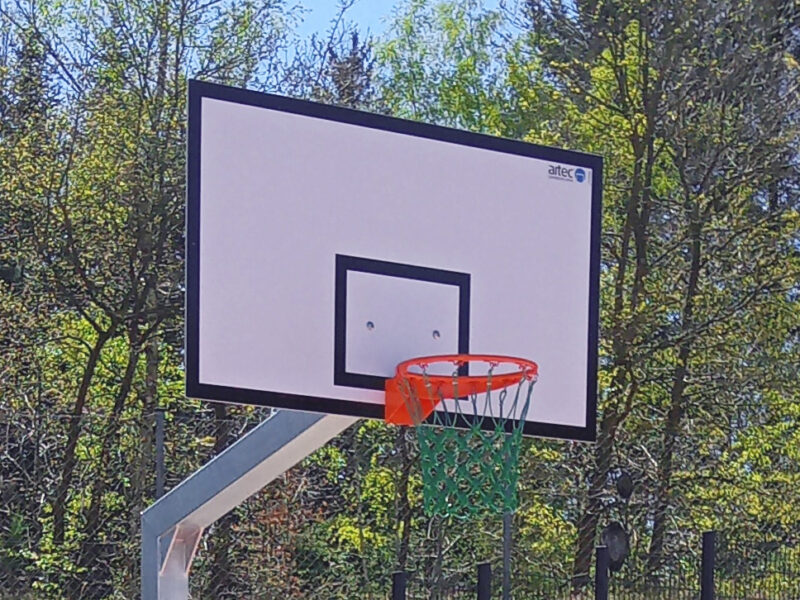 Basketball backboard made of aluminum