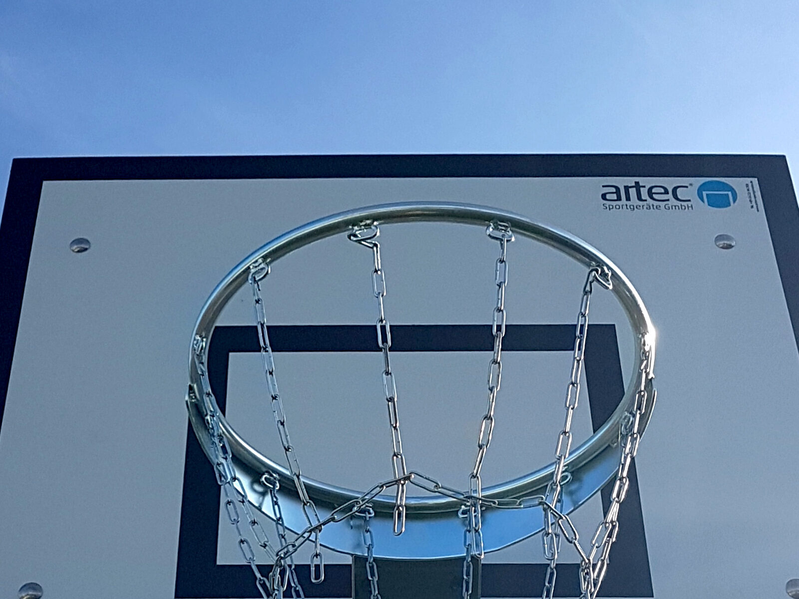 Basketball hoop made of galvanized steel