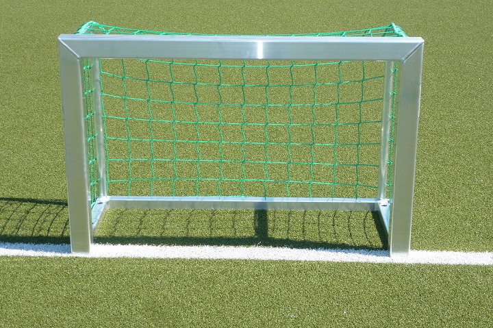 Fully welded mini goal 1.20 x 0.80 m with safety net hooks