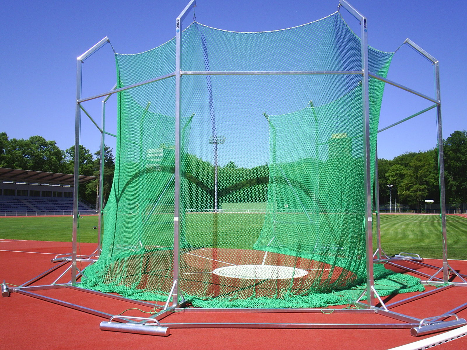 22023-10_Free standing discus cage, 6.0 m